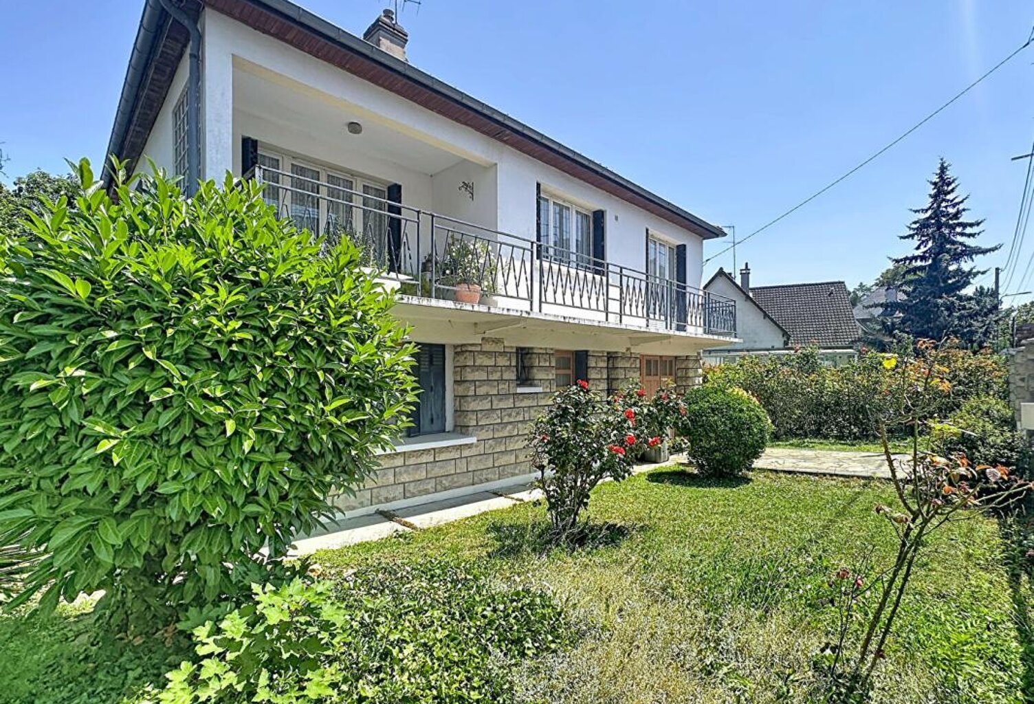 Famille nombreuse, projet intergénérationnel, profession libérale ou investissement locatif ? Cette maison répond à toutes vos envies ! — photo 1