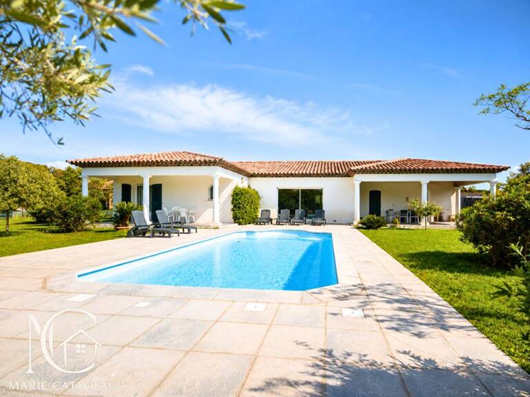 LE MUY - Villa de plain-pied avec piscine, terrain de 1 500 m² et double garage — photo 1