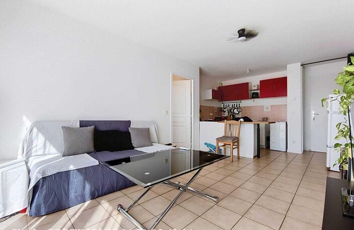 À vendre - T2 de 39 m² avec grande TERRASSE et GARAGE — photo 2