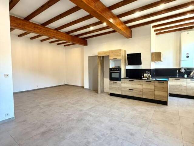 T2 de 75 m² avec 2 places de parking et combles aménageables — photo du bien