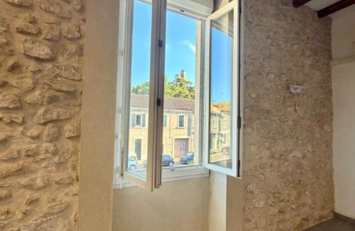 T2 de 75 m² avec 2 places de parking et combles aménageables — photo 4