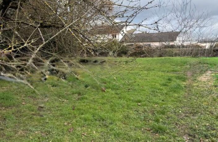 terrain à construire vendu viabilisé et tout clôturé de 740 m² — photo 4