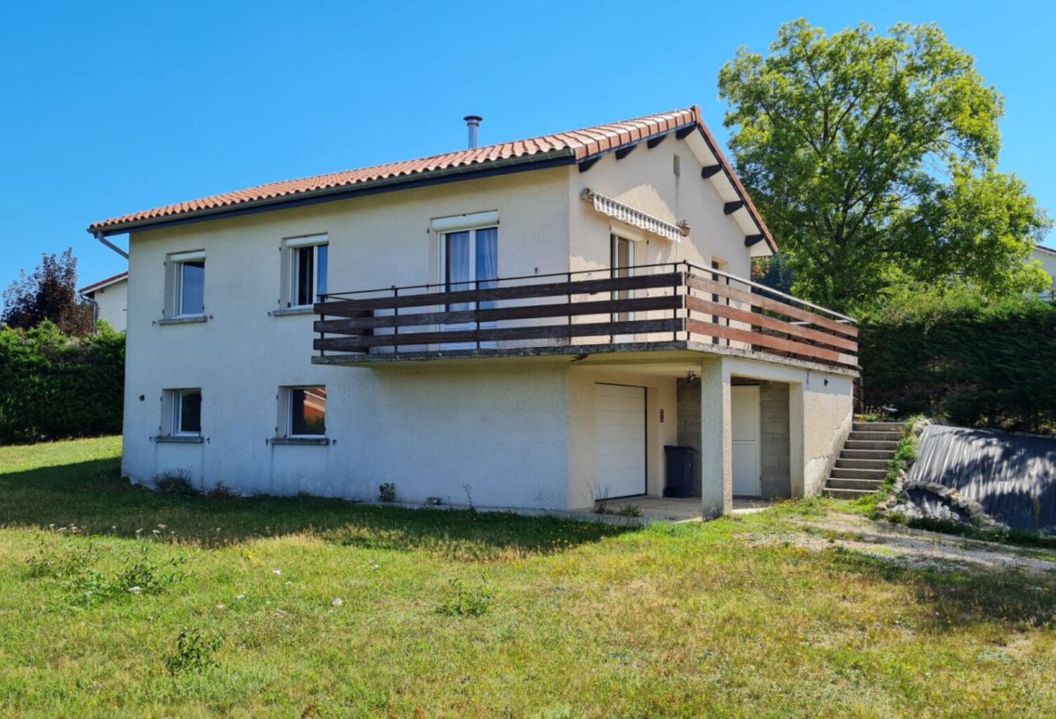 Riotord 43220 villa élevée sur sous-sol complet entièrement rénovée entre 2019 et 2026 70,47 m² habitables 2 chambres sur 1475m² de terrain — photo 1