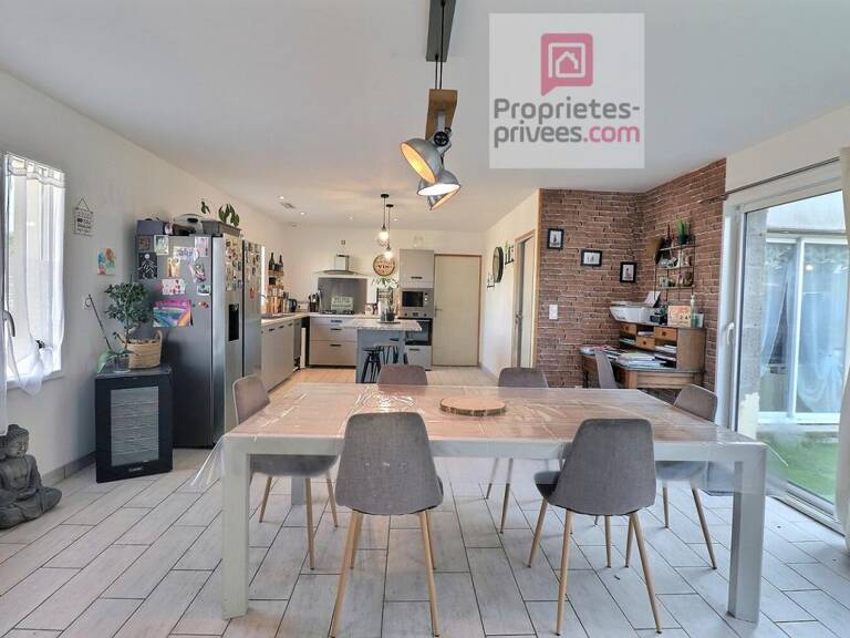 Maison 6 pièces 138 m2 avec GARAGE  - 4 CHAMBRES DONT UNE SUITE PARENTALE 137 m2 avec cellier et garage — photo 1
