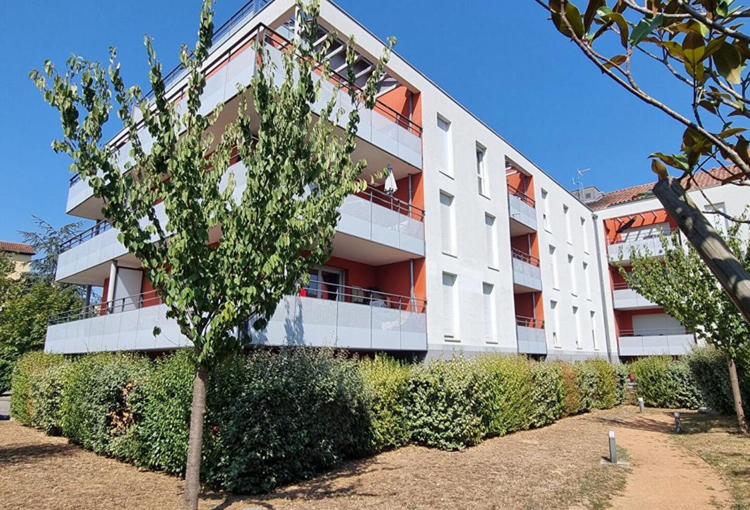 Appartement Craponne 35 m2 avec garage et terrasse — photo 1