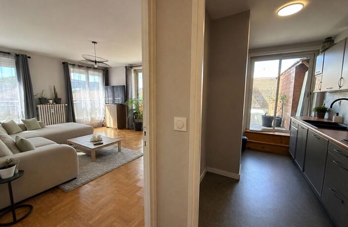 Appartement t2 avec terrasse - CAHORS centre-ville — photo 4