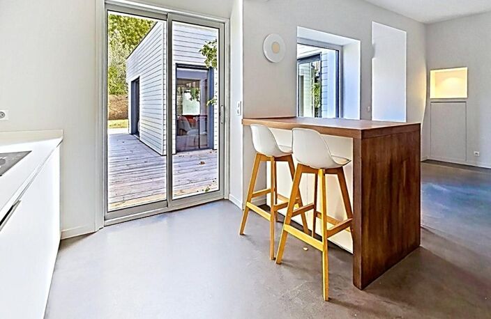 EXCLUSIF - Une maison angevine avec porche et garage place du Lycée — photo 3