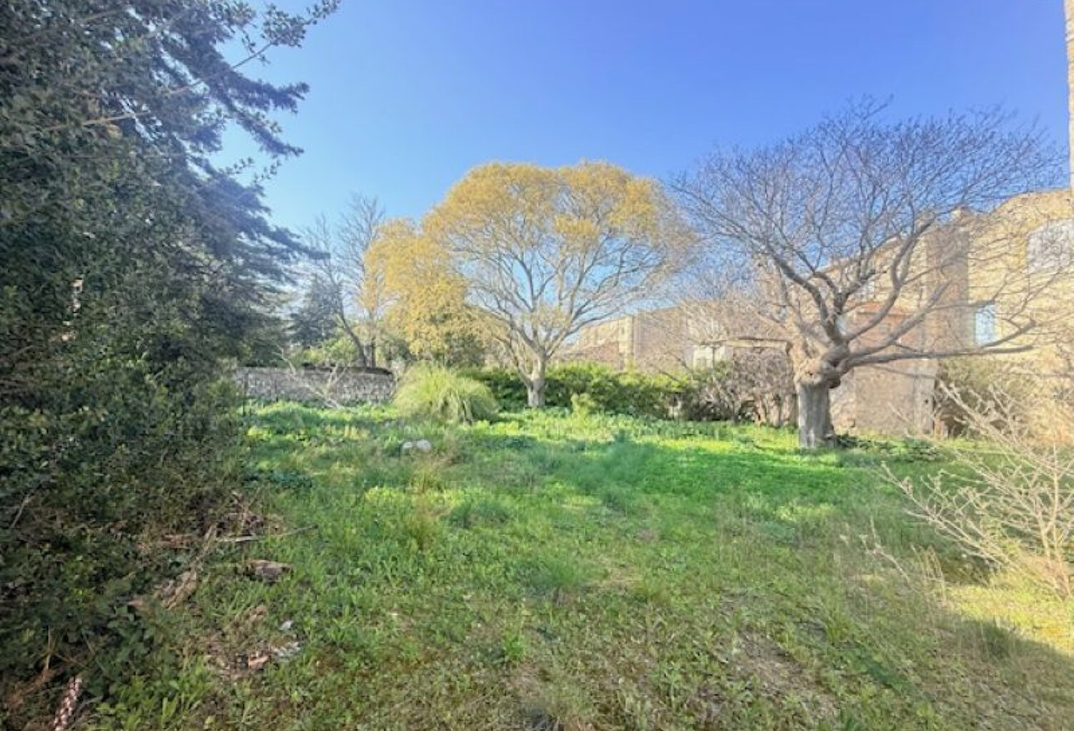 Idéal investisseur! Ensemble immobilier comprenant un T8 et un T3 sur parcelle de 1520m² — photo 1