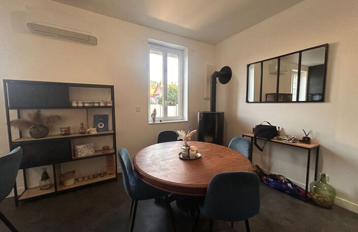 Maison de ville rénovée avec terrain clos de 200 m² et terrain de pétanque — photo 4