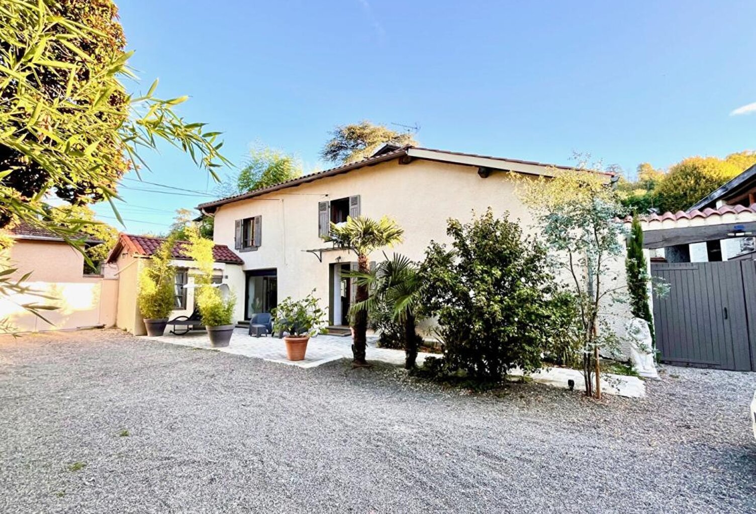 VIENNE - JOILE MAISON 180 m²  , 4 CHAMBRES , Piscine et Dépendances — photo 1