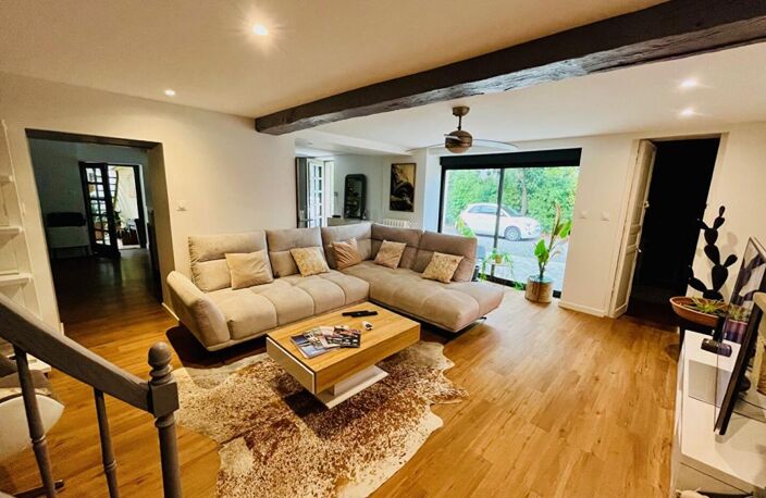 VIENNE - JOILE MAISON 180 m²  , 4 CHAMBRES , Piscine et Dépendances — photo 3