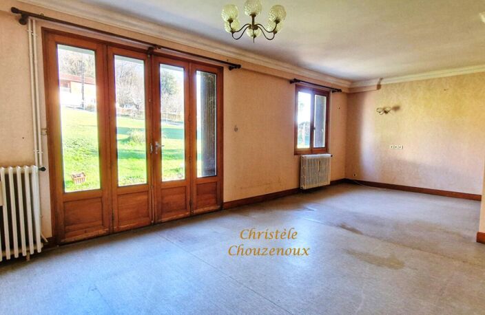 24120 Terrasson : Maison  de plain pieds  sur 4385m² de terrain — photo 5