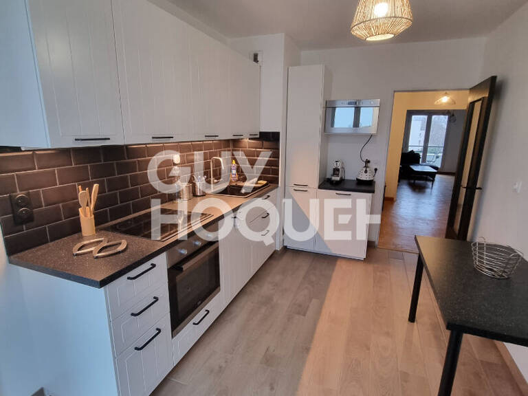 T4 MEUBLÉ DE 89 M² AVEC BALCONS & GARAGE DOUBLE - DEBOURG — photo 1