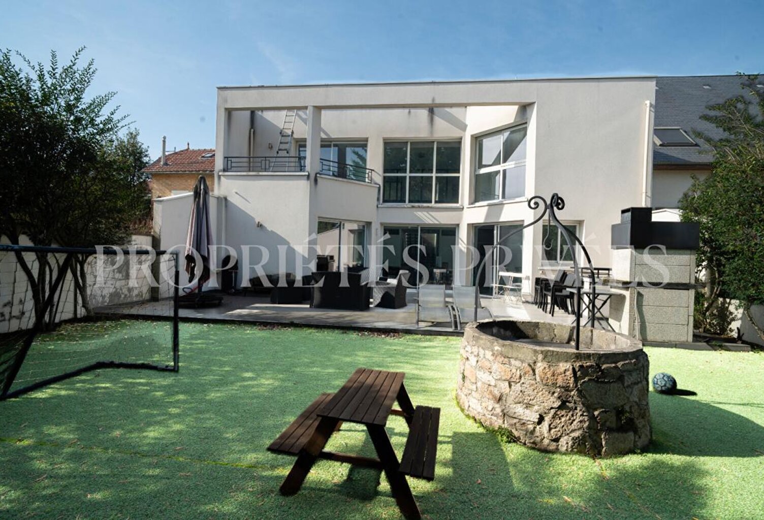 Maison contemporaine écologique avec salle de cinéma haut de gamme — photo 1