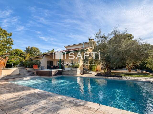 Maison 195 m², piscine, vaste terrain, dépendances — photo du bien