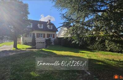 2/5 chambres de plain pied ( 3ème possible), sous sol semi enterré, 240 m 2 au sol, — photo du bien