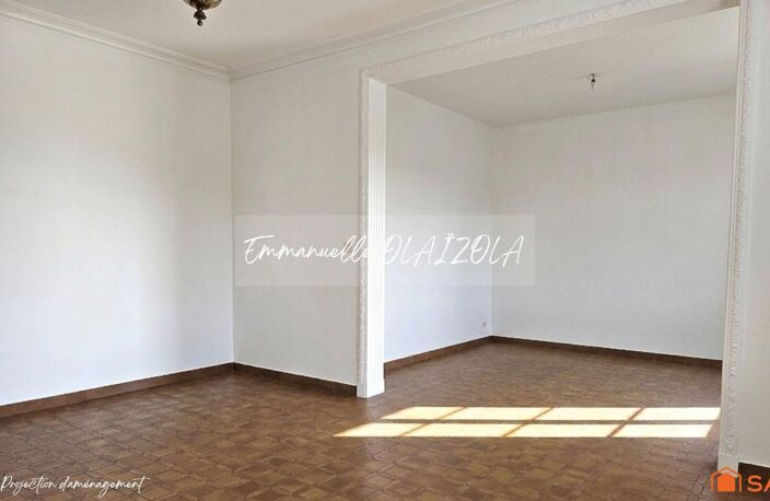 2/5 chambres de plain pied ( 3ème possible), sous sol semi enterré, 240 m 2 au sol, — photo 2