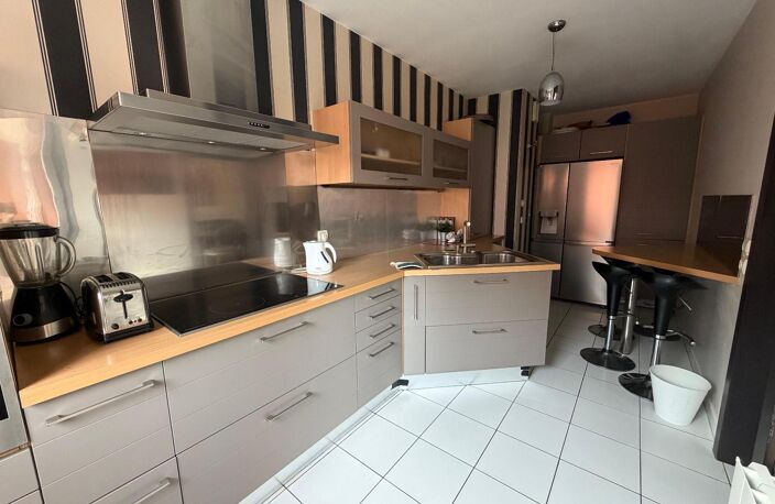Location appartement 6 pièces 170 m² à Lyon 6 (69006) — photo 2