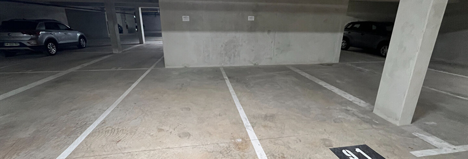 Garage  13 m² à vendre à Roquefort-les-Pins (06330)