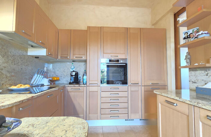 Maison Cagnes Sur Mer 4 pièce(s) 240 m² habitables — photo 3