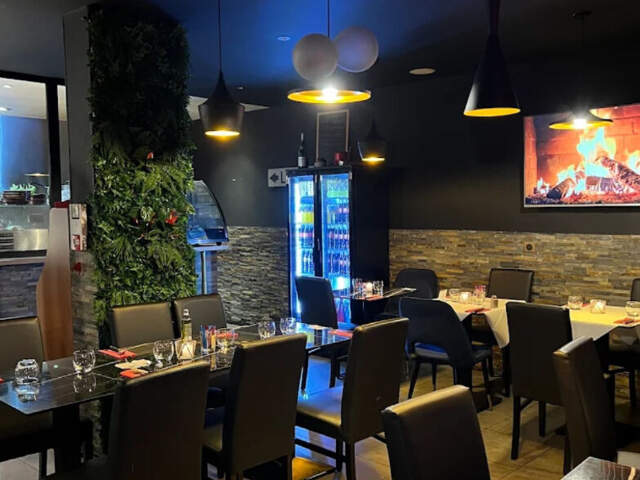 Fonds de commerce Restaurant Saint Laurent Du Var 144 m2 — photo du bien