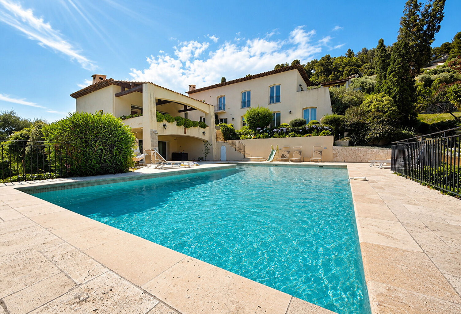 Propriété d'exception avec vue mer, piscine et terrain constructible — photo 1