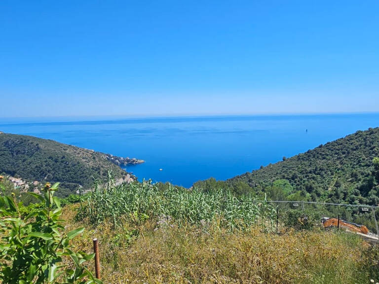 A vendre sur Eze Terrain avec vue mer Projet de villa d'exception aux portes de Monaco — photo 1