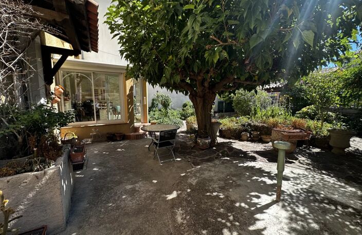 vaste maison de ville  180 m2 plus cour. — photo 2