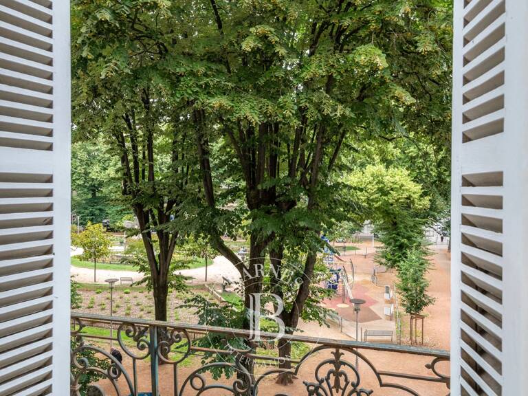 LYON 6 - PUVIS de CHAVANNES- Appartement de 203,59 m² - 5 chambres - balcon - 1 Cave — photo 1
