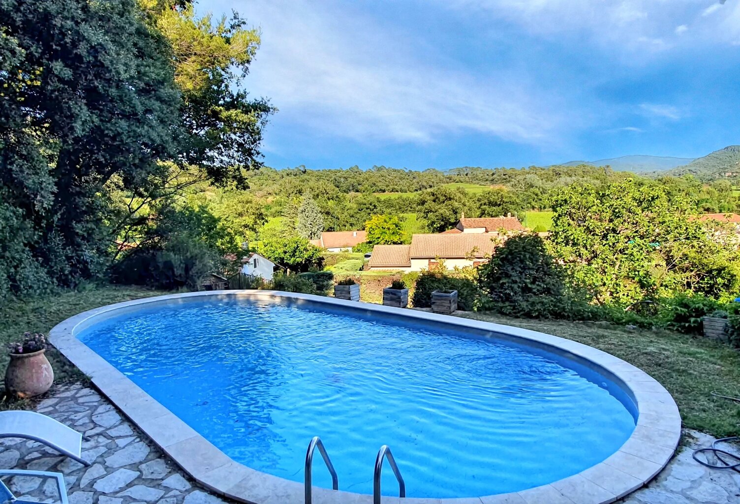 EXCLUSIVITÉ - CHARMANT MAS PROVENÇAL AVEC PISCINE — photo 1