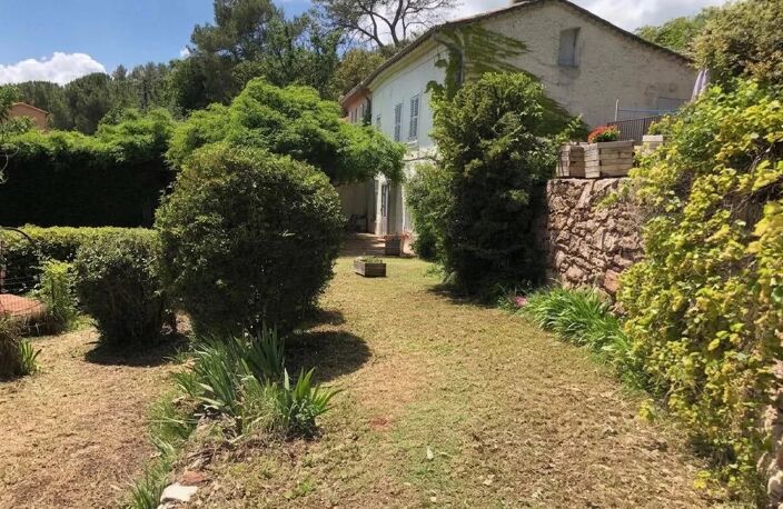 EXCLUSIVITÉ - CHARMANT MAS PROVENÇAL AVEC PISCINE — photo 4