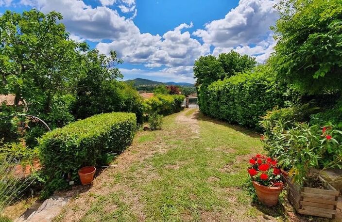 EXCLUSIVITÉ - CHARMANT MAS PROVENÇAL AVEC PISCINE — photo 5