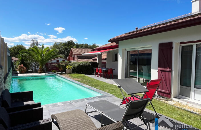 MAISON RECENTE AVEC PISCINE CHAUFFÉE, À DEUX PAS D'HENDAYE — photo 2
