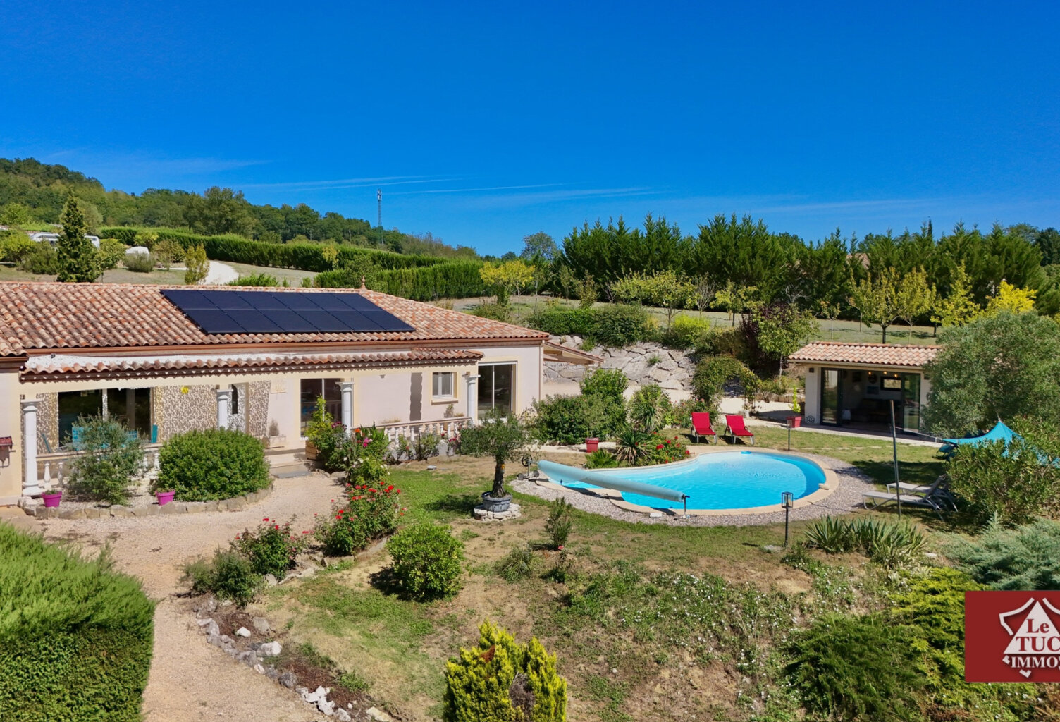 Grande maison tout confort avec pool house et piscine. — photo 1
