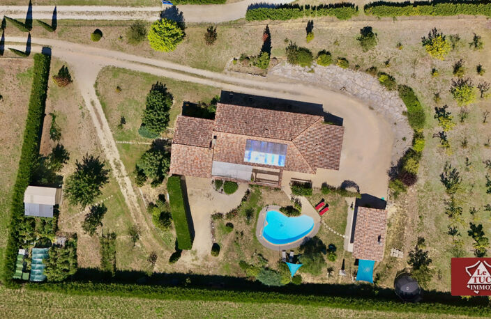 Grande maison tout confort avec pool house et piscine. — photo 3