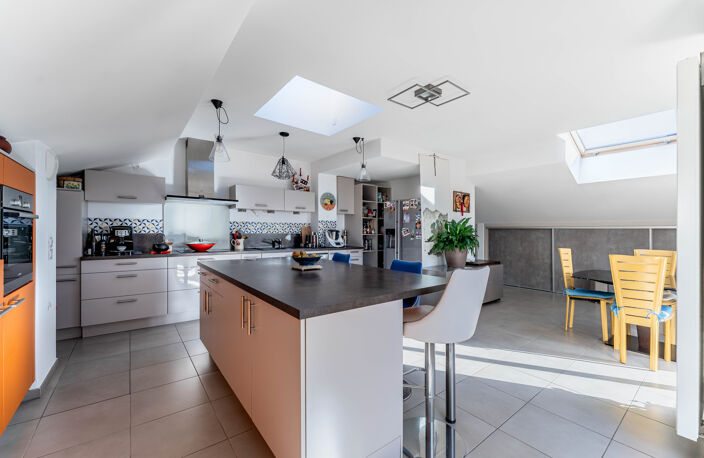 Duplex Hyper Centre de Tassin — photo 4