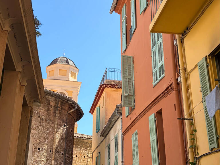 VILLEFRANCHE-SUR-MER APPARTEMENT DE CHARME - RARE — photo 1