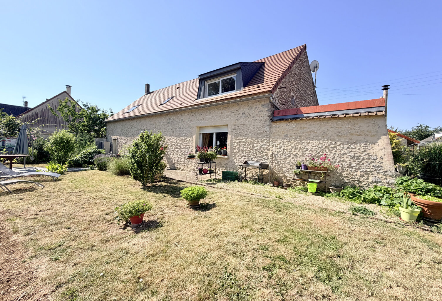 Propriété en pierre rénovée   Charme, confort et tranquillit — photo 1