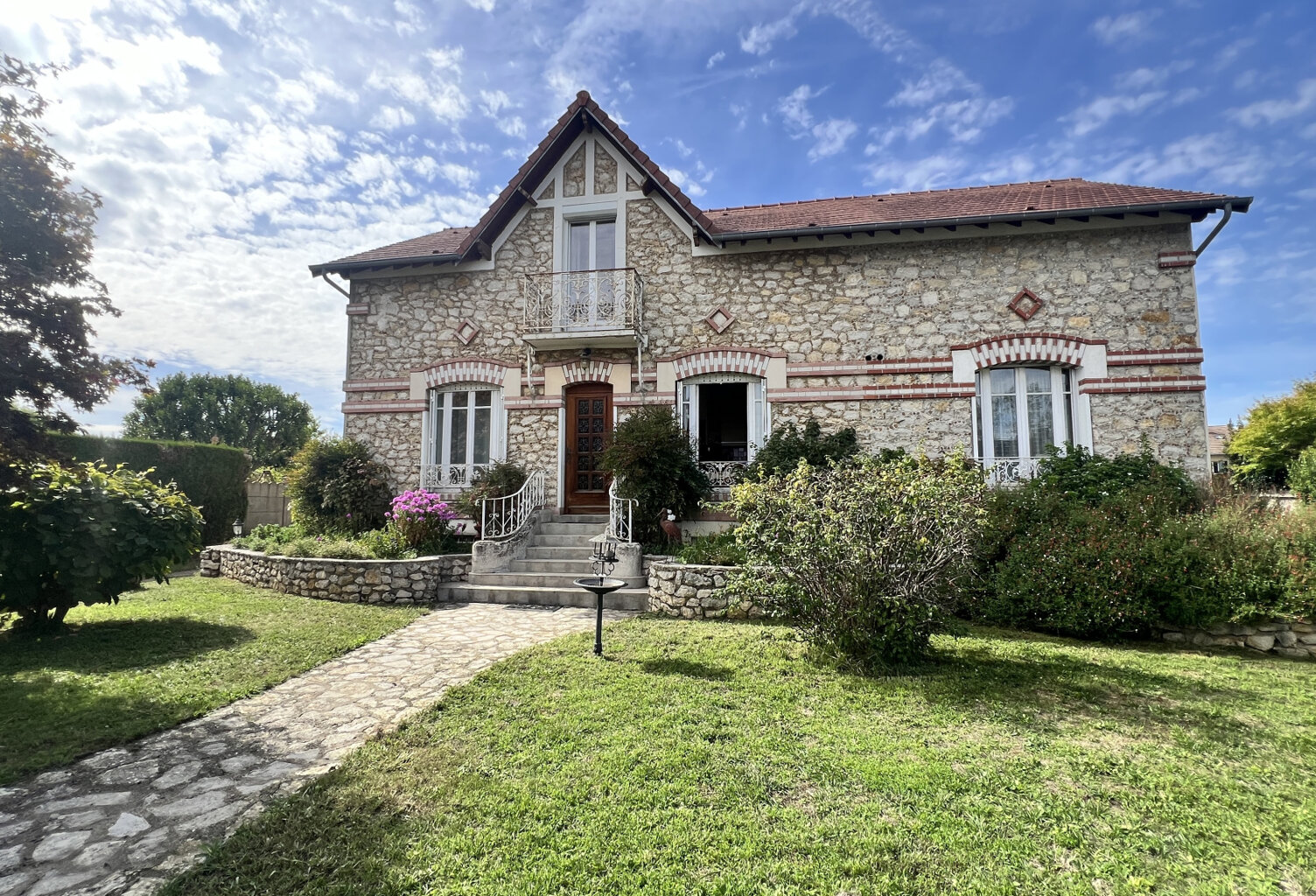 Propriété avec maison 260m2 et dépendance aménageable — photo 1