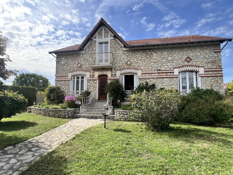 Propriété avec maison 260m2 et dépendance aménageable — photo 1