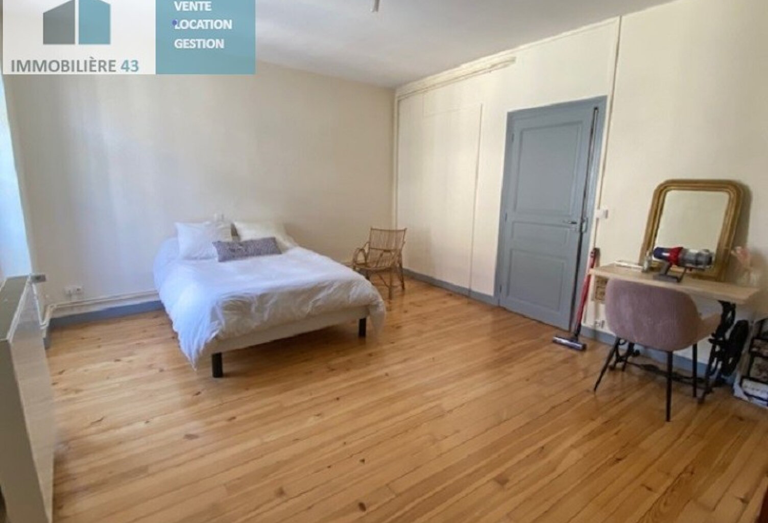 T2 CUISINE EQUIPEE LE PUY EN VELAY - 2 pièce(s) - 46 m2 — photo 1