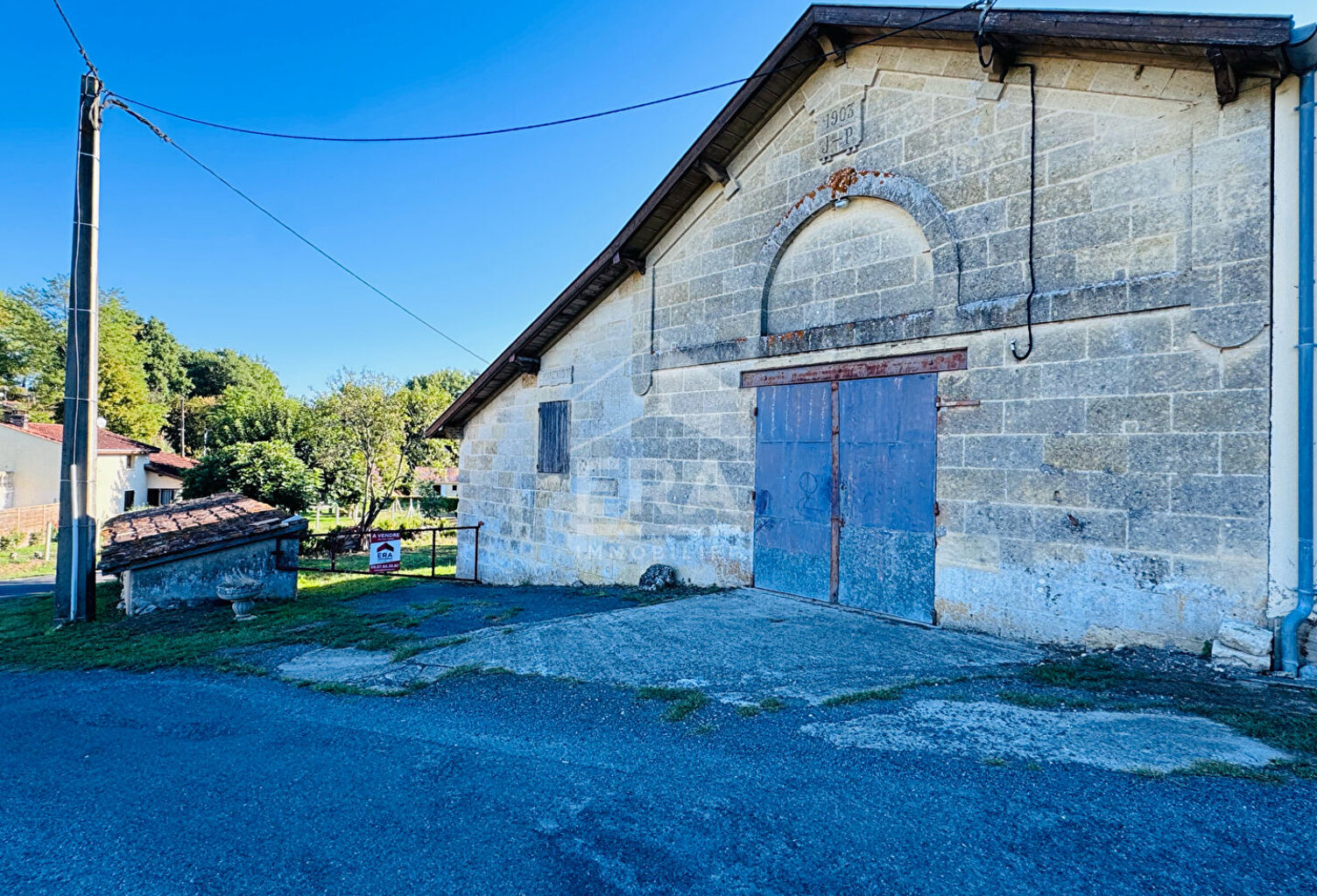 Garage Samonac 5 pièce(s) 172 m2 — photo 1