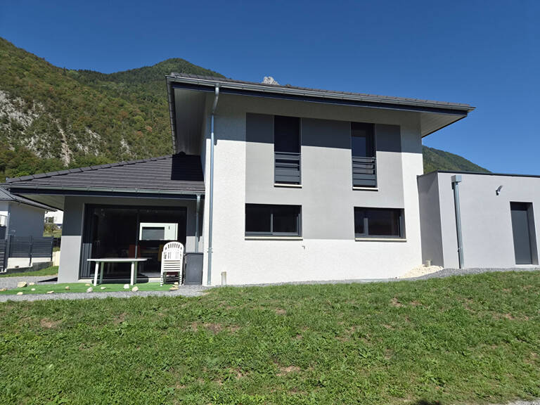FAVERGES, MAISON 4 PIECES RECENTE — photo 1