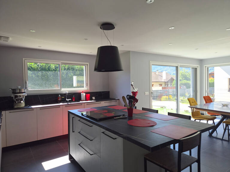 FAVERGES, MAISON 4 PIECES RECENTE — photo 1