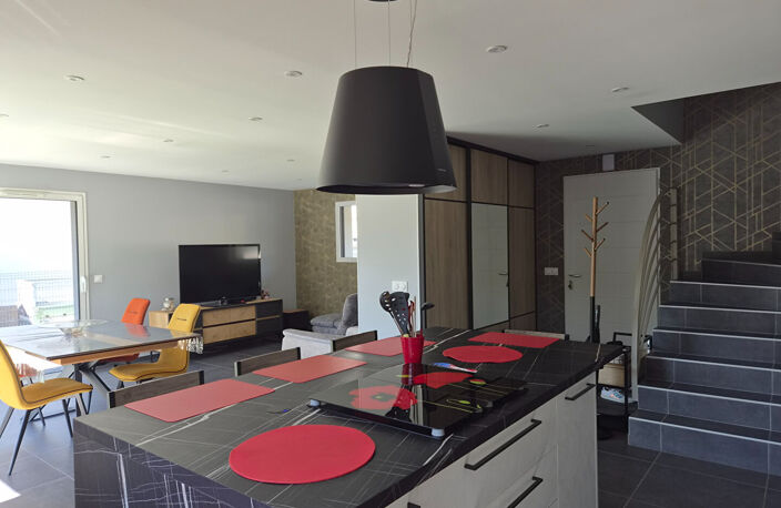 FAVERGES, MAISON 4 PIECES RECENTE — photo 3