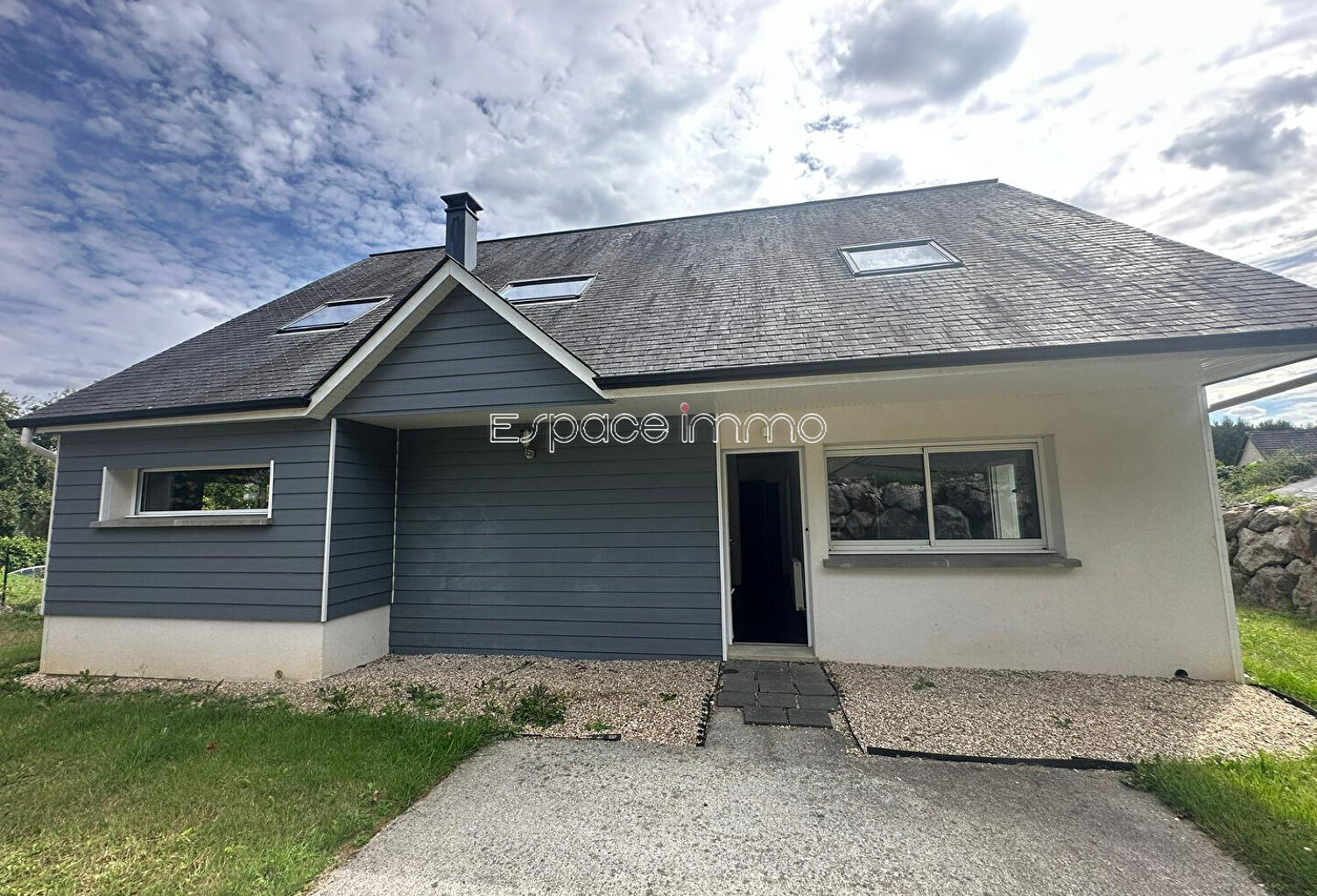 MAISON CONTEMPORAINE - 5 PIECES - GARAGE - JARDIN - 3 CHAMBRES -SAINT LEGER DU BOURG DENIS — photo 1