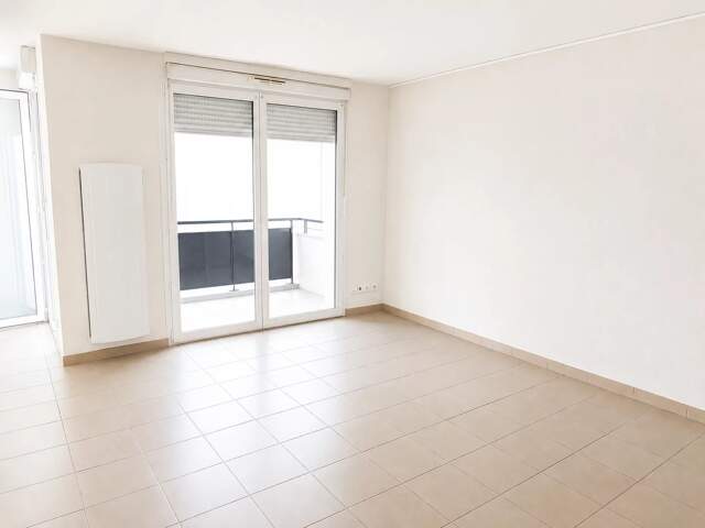 ROCHEFORT – Élégant T3 avec balcon, 2 parkings – La Mauratière — photo du bien