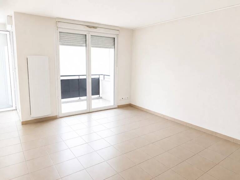 ROCHEFORT – Élégant T3 avec balcon, 2 parkings – La Mauratière — photo 1