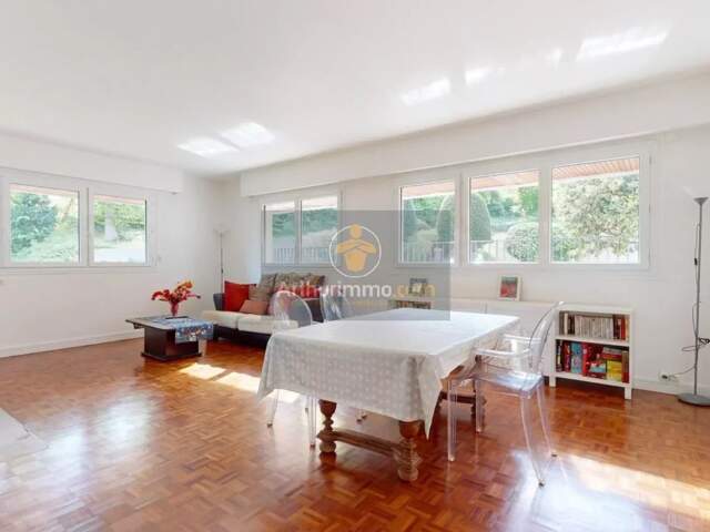 Grand appartement 118m2 à Marly-Le-Roi - cave et parking - DPE D — photo du bien