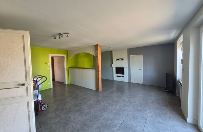 Vente maison 3 pièces 95 m² Saint-Julien-de-Concelles (44450) — photo 2